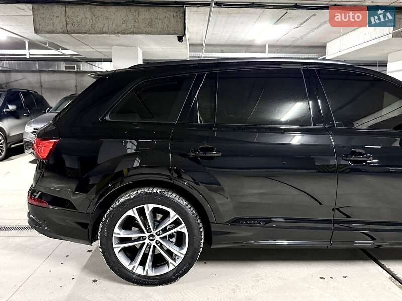 Позашляховик / Кросовер Audi Q7 2025 в Дніпрі