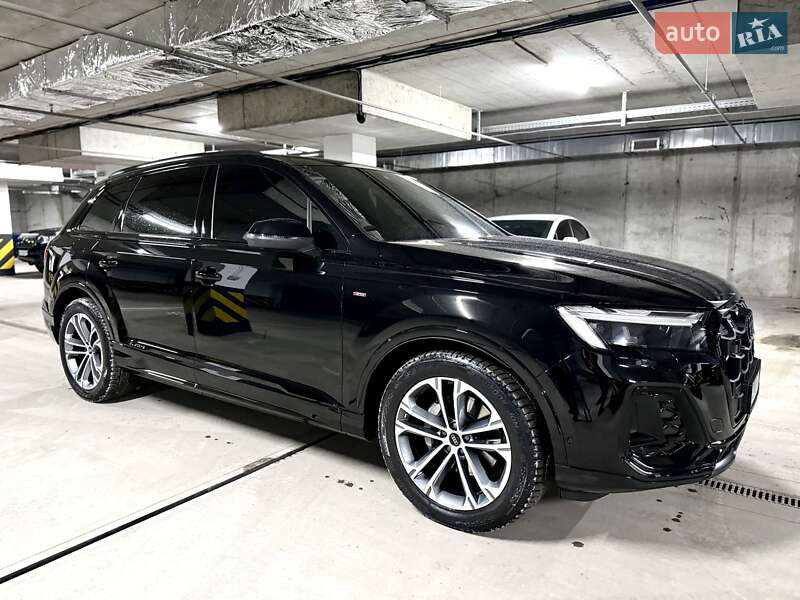 Позашляховик / Кросовер Audi Q7 2025 в Дніпрі