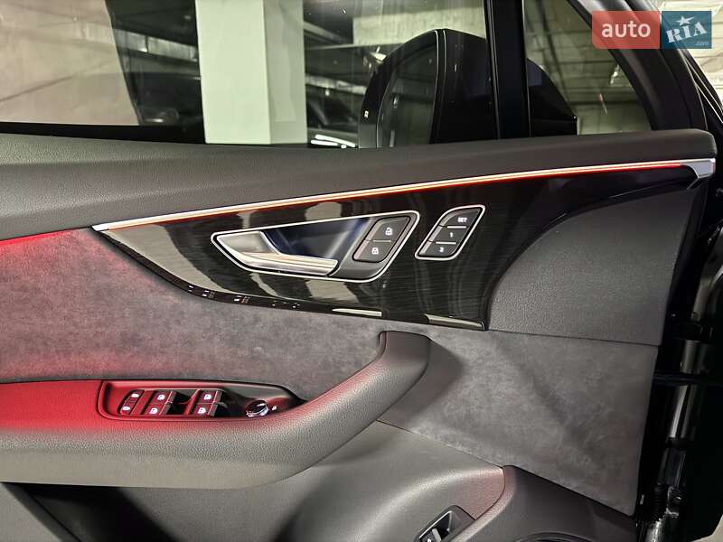 Позашляховик / Кросовер Audi Q7 2025 в Дніпрі