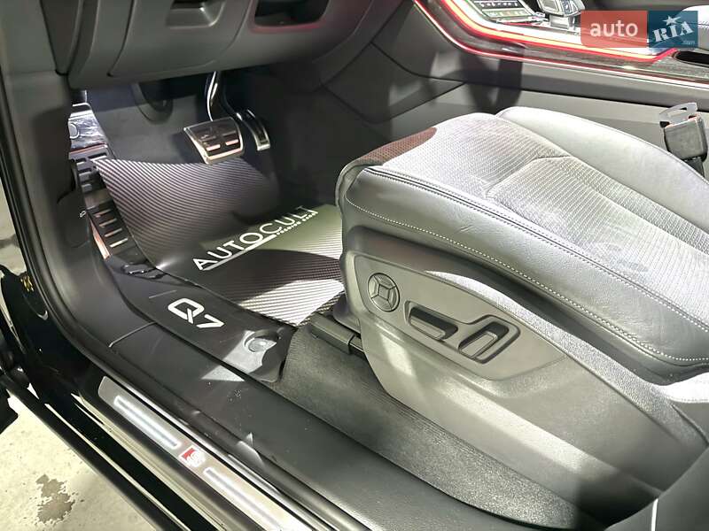 Позашляховик / Кросовер Audi Q7 2025 в Дніпрі
