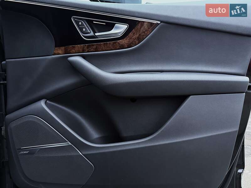 Позашляховик / Кросовер Audi Q7 2018 в Києві