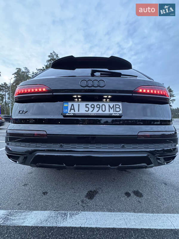 Внедорожник / Кроссовер Audi Q7 2020 в Киеве