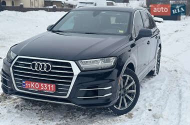 Позашляховик / Кросовер Audi Q7 2017 в Сарнах