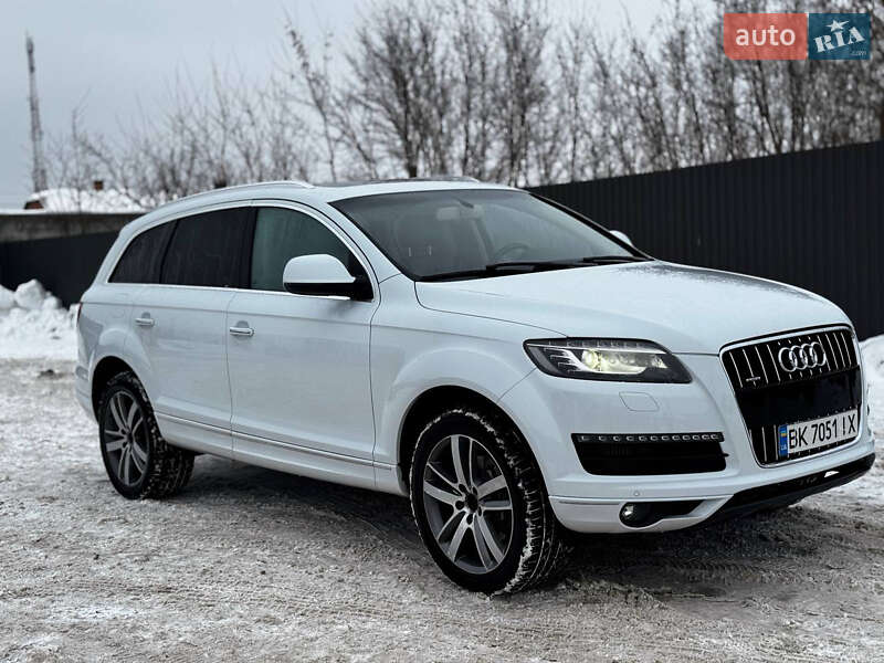 Внедорожник / Кроссовер Audi Q7 2015 в Сарнах
