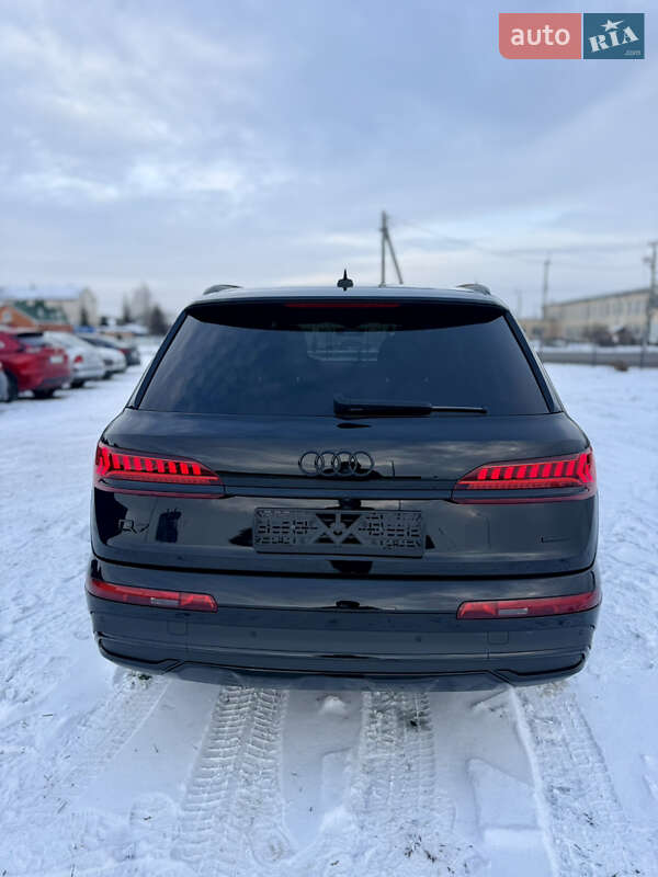Позашляховик / Кросовер Audi Q7 2020 в Києві