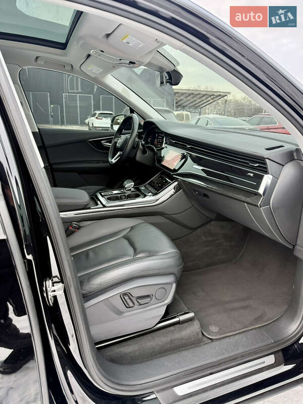 Позашляховик / Кросовер Audi Q7 2020 в Києві