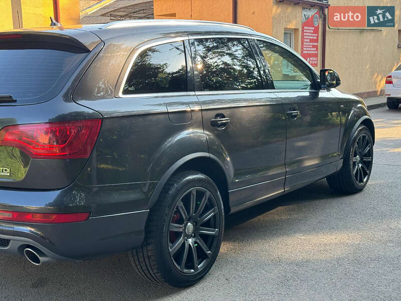 Позашляховик / Кросовер Audi Q7 2010 в Ужгороді