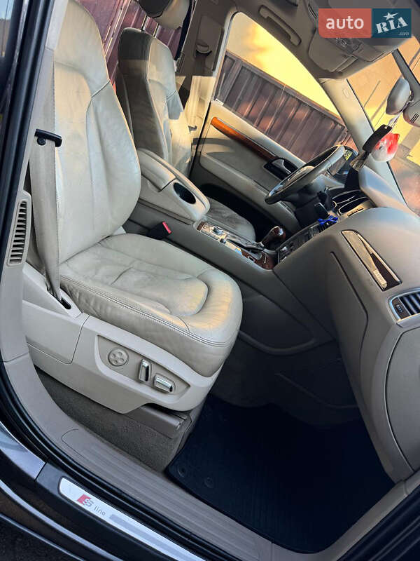 Позашляховик / Кросовер Audi Q7 2010 в Ужгороді