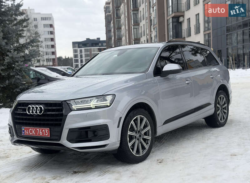 Позашляховик / Кросовер Audi Q7 2017 в Новояворівську