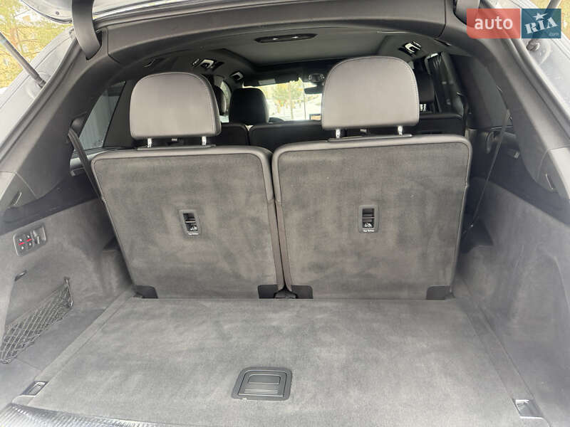 Позашляховик / Кросовер Audi Q7 2017 в Новояворівську
