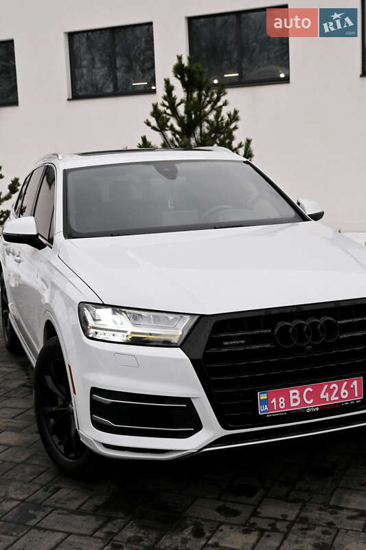 Внедорожник / Кроссовер Audi Q7 2017 в Луцке