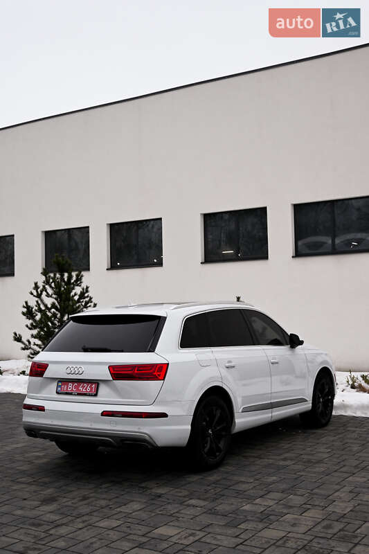 Внедорожник / Кроссовер Audi Q7 2017 в Луцке