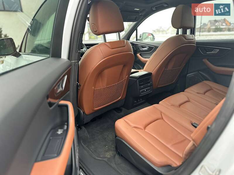 Позашляховик / Кросовер Audi Q7 2021 в Луцьку