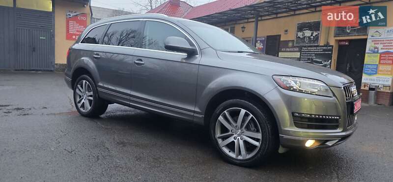 Позашляховик / Кросовер Audi Q7 2015 в Ужгороді