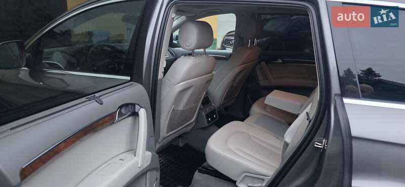 Позашляховик / Кросовер Audi Q7 2015 в Ужгороді