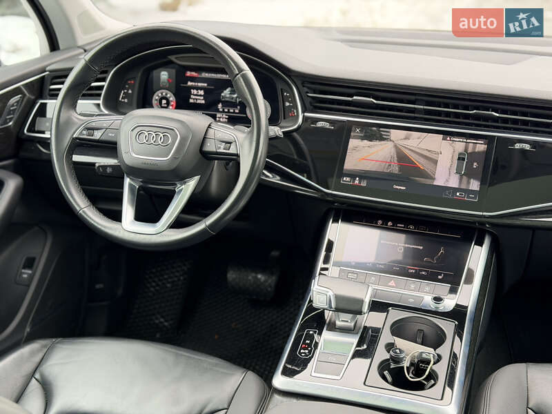 Позашляховик / Кросовер Audi Q7 2020 в Києві