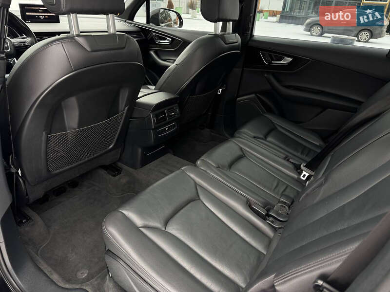 Внедорожник / Кроссовер Audi Q7 2017 в Киеве