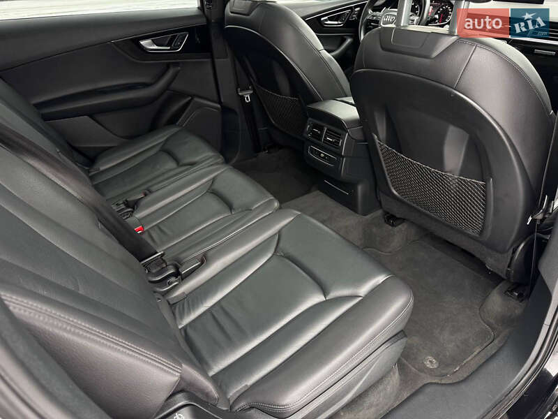 Внедорожник / Кроссовер Audi Q7 2017 в Киеве