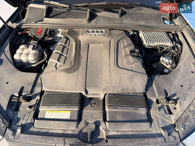 Позашляховик / Кросовер Audi Q7 2016 в Києві