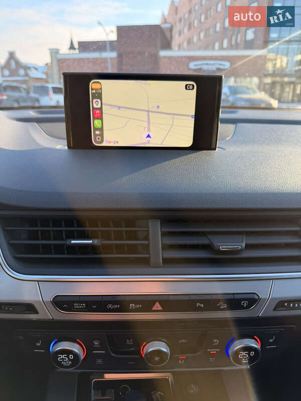 Позашляховик / Кросовер Audi Q7 2016 в Києві