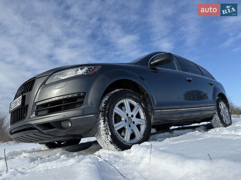 Позашляховик / Кросовер Audi Q7 2010 в Тлумачі