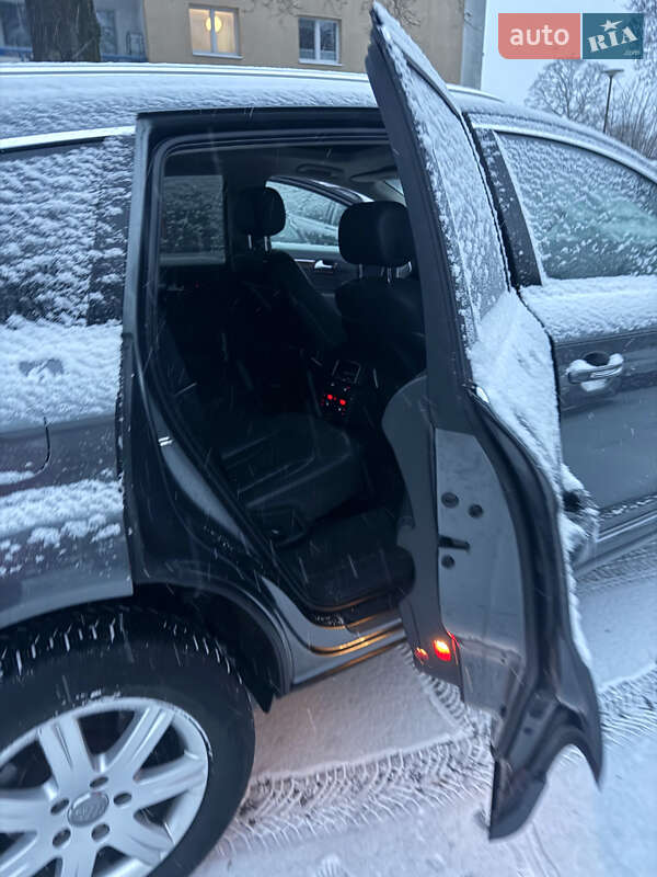 Позашляховик / Кросовер Audi Q7 2010 в Тлумачі