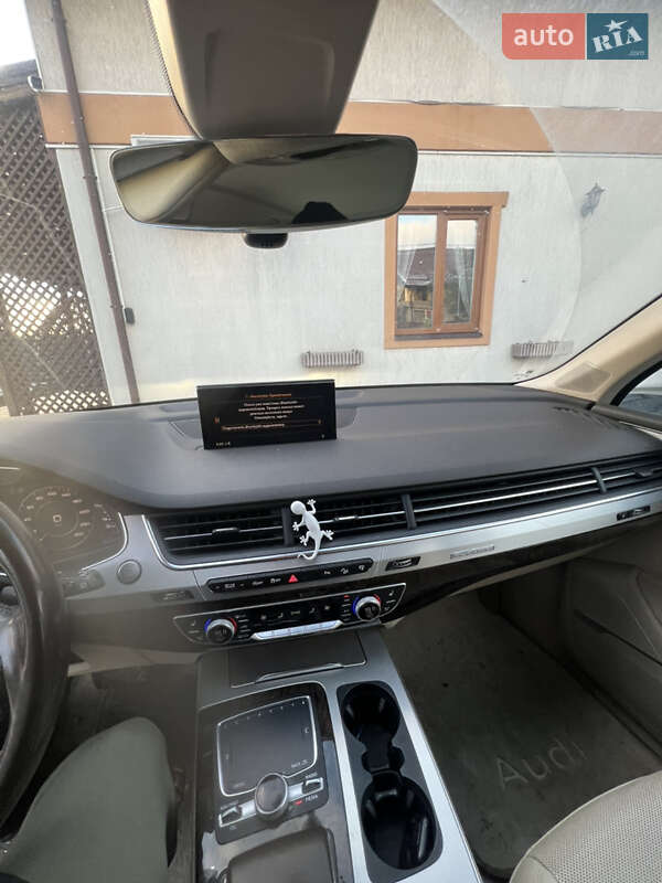 Позашляховик / Кросовер Audi Q7 2016 в Дніпрі
