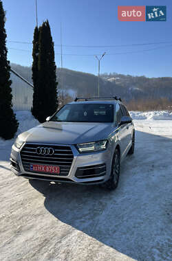 Позашляховик / Кросовер Audi Q7 2017 в Тячеві