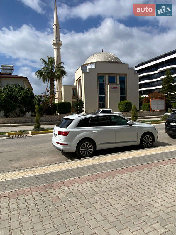 Позашляховик / Кросовер Audi Q7 2016 в Львові