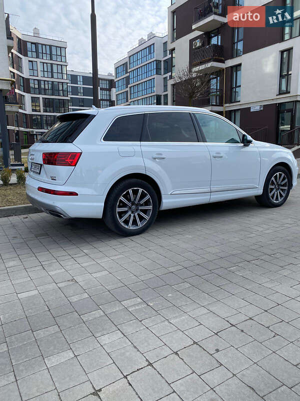 Позашляховик / Кросовер Audi Q7 2016 в Львові