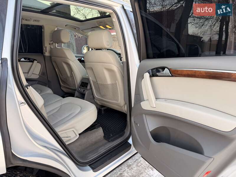 Внедорожник / Кроссовер Audi Q7 2014 в Киеве