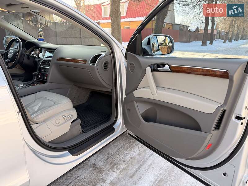 Внедорожник / Кроссовер Audi Q7 2014 в Киеве