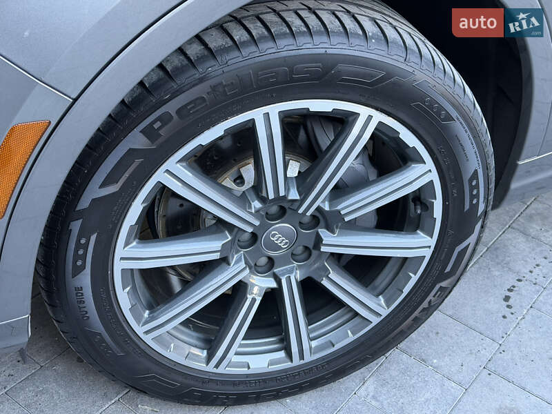 Внедорожник / Кроссовер Audi Q7 2015 в Ровно