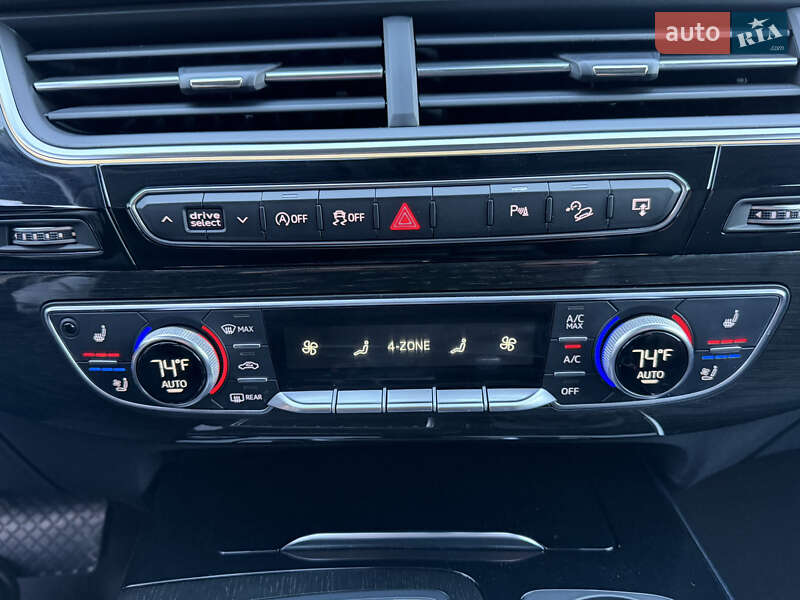 Внедорожник / Кроссовер Audi Q7 2015 в Ровно