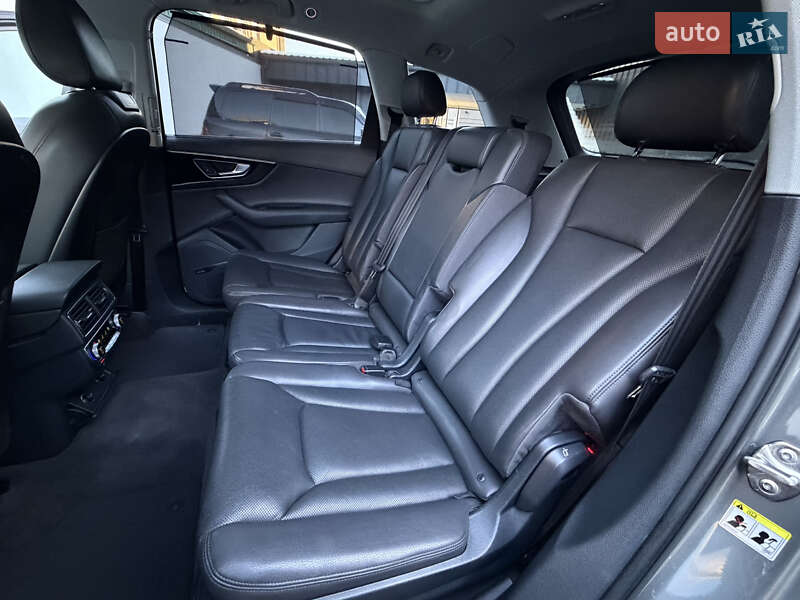 Внедорожник / Кроссовер Audi Q7 2015 в Ровно