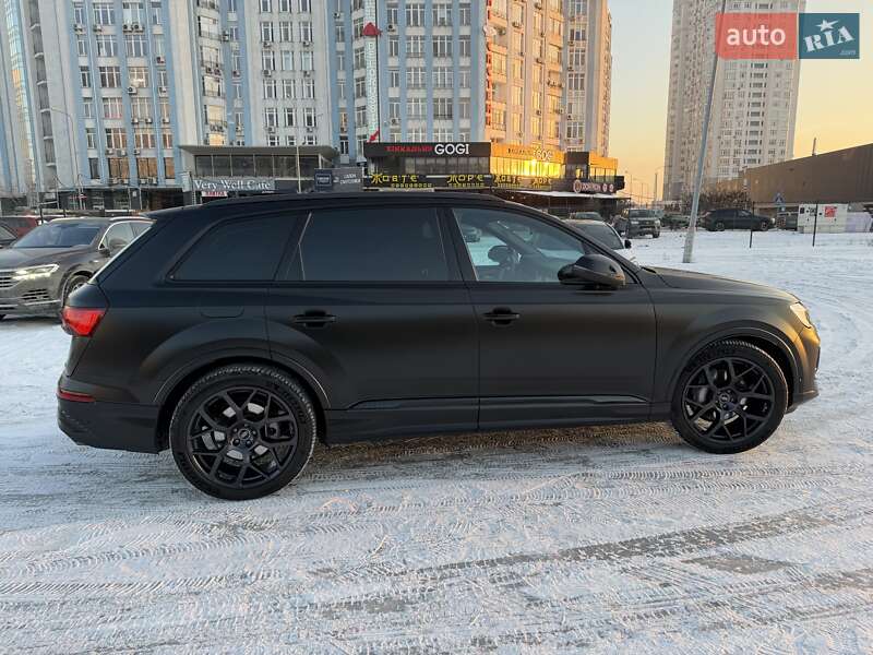 Внедорожник / Кроссовер Audi Q7 2025 в Киеве