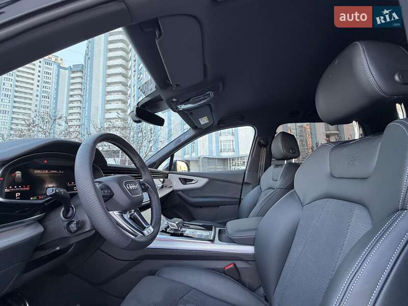 Внедорожник / Кроссовер Audi Q7 2025 в Киеве