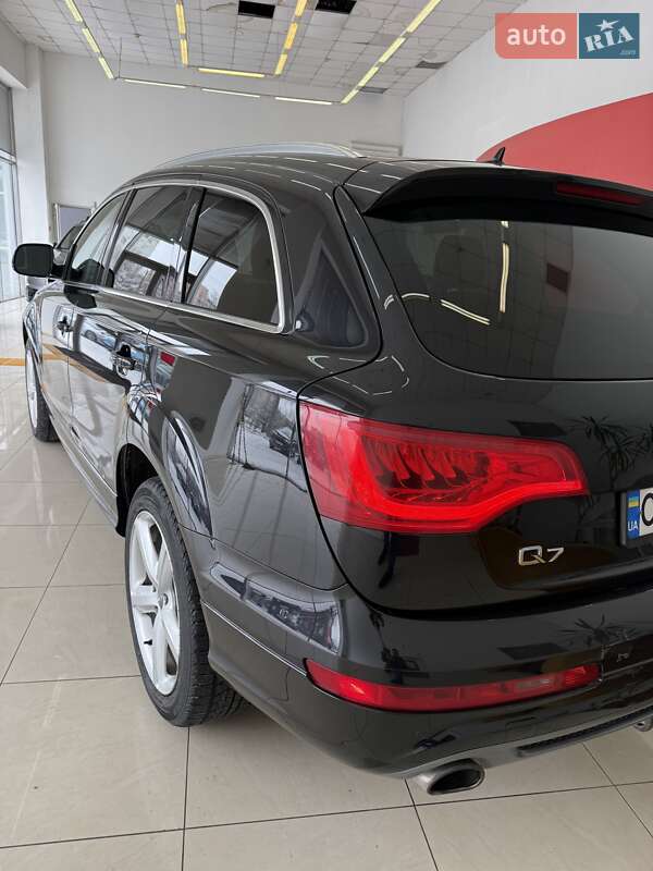 Внедорожник / Кроссовер Audi Q7 2013 в Черновцах