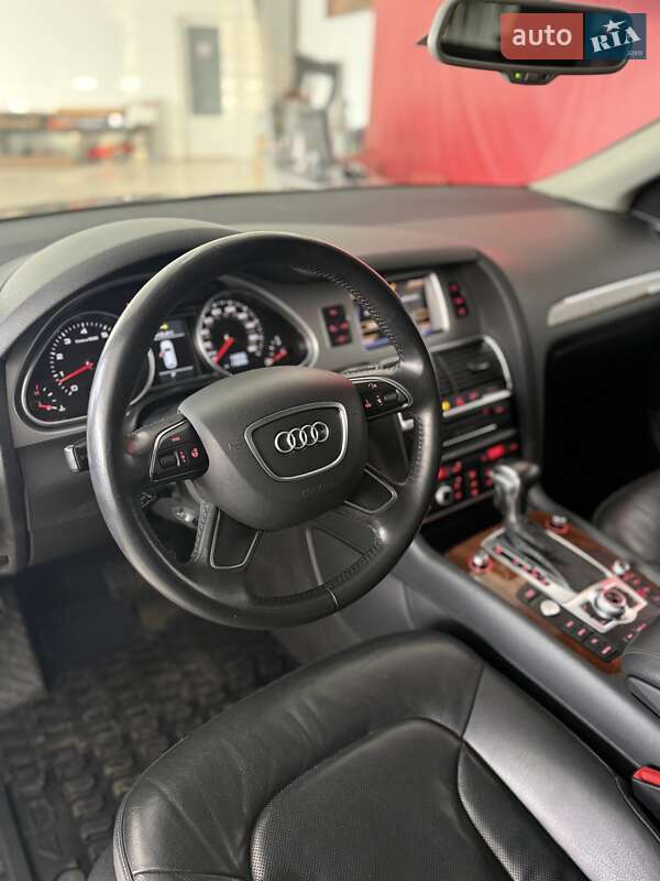 Внедорожник / Кроссовер Audi Q7 2013 в Черновцах