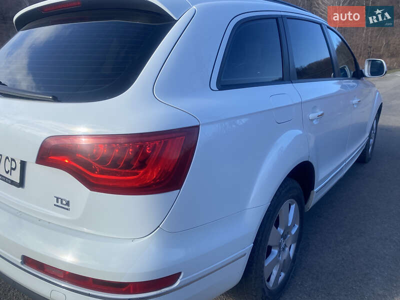 Позашляховик / Кросовер Audi Q7 2015 в Мукачевому