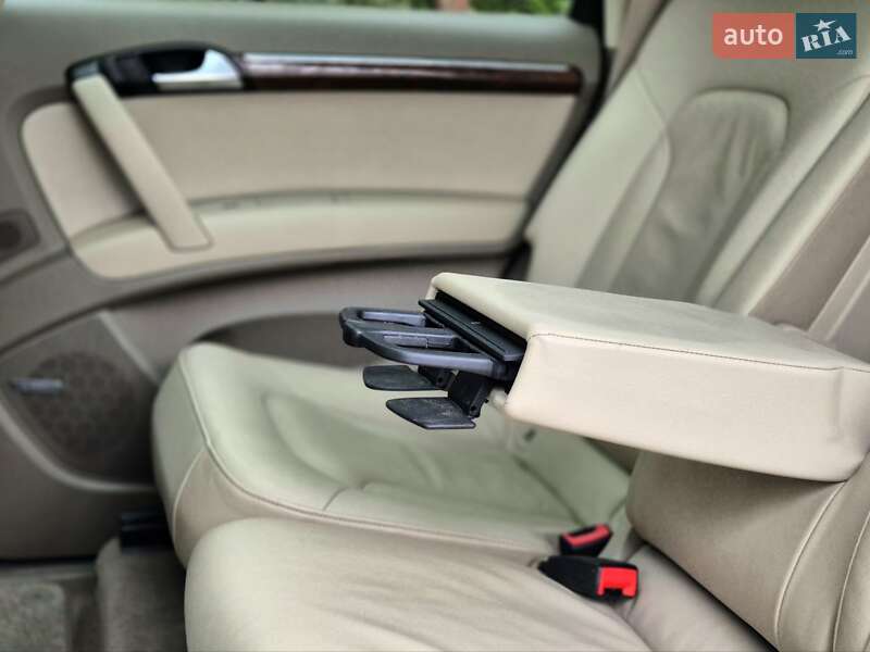 Внедорожник / Кроссовер Audi Q7 2010 в Запорожье