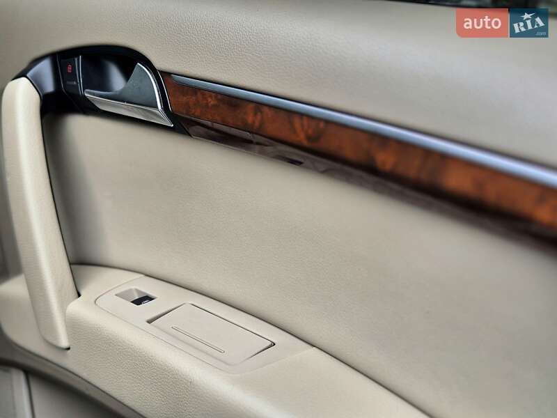 Внедорожник / Кроссовер Audi Q7 2010 в Запорожье