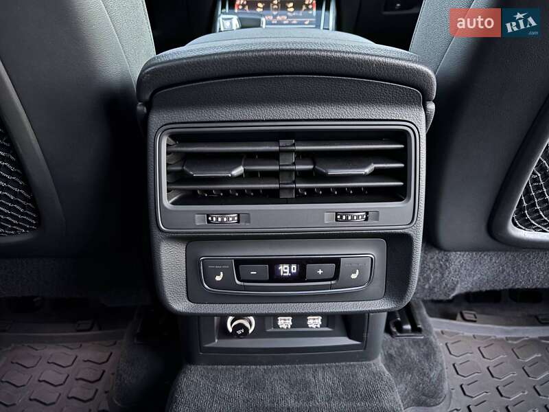 Позашляховик / Кросовер Audi Q7 2020 в Києві