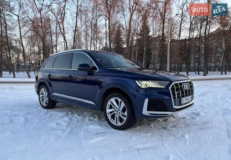 Позашляховик / Кросовер Audi Q7 2020 в Києві