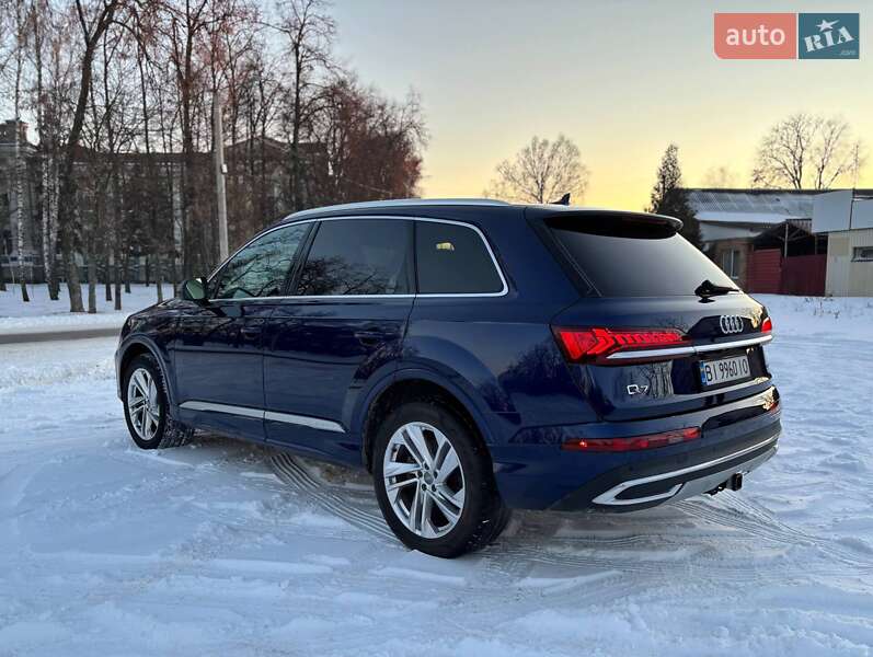 Позашляховик / Кросовер Audi Q7 2020 в Києві