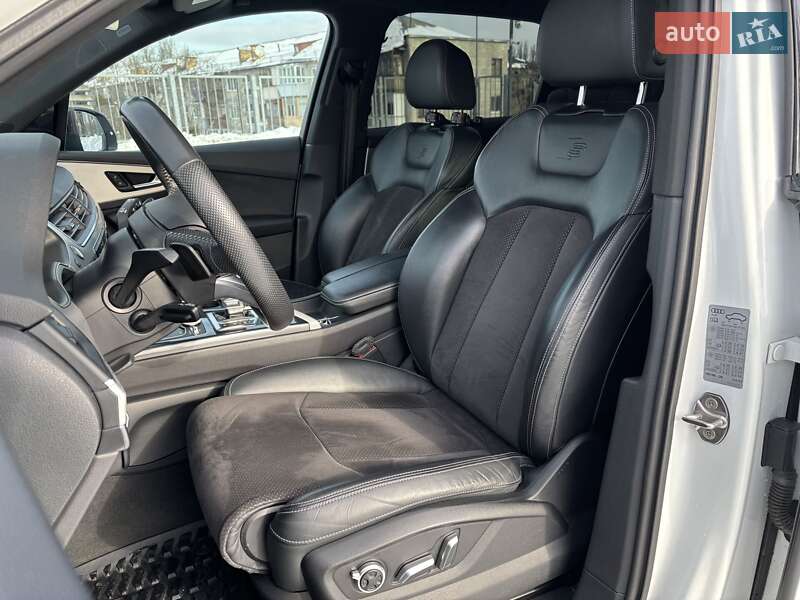 Внедорожник / Кроссовер Audi Q7 2019 в Киеве