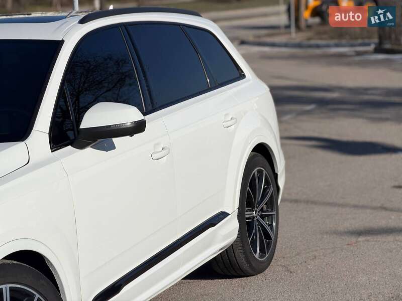 Внедорожник / Кроссовер Audi Q7 2020 в Запорожье
