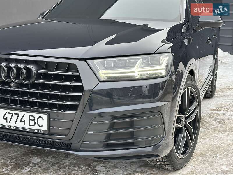Внедорожник / Кроссовер Audi Q7 2017 в Киеве