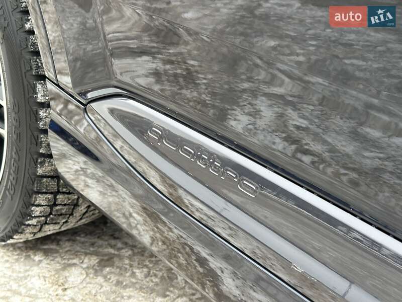 Внедорожник / Кроссовер Audi Q7 2017 в Киеве