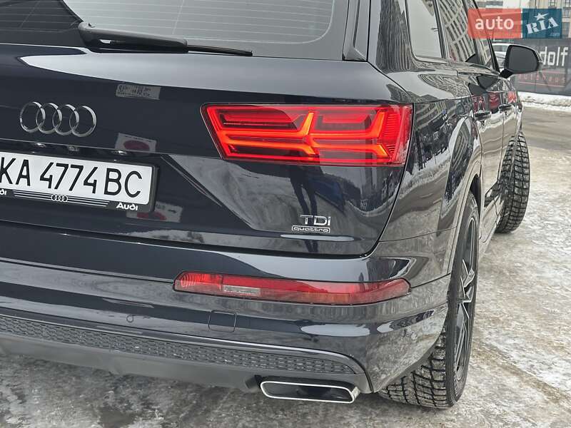 Внедорожник / Кроссовер Audi Q7 2017 в Киеве